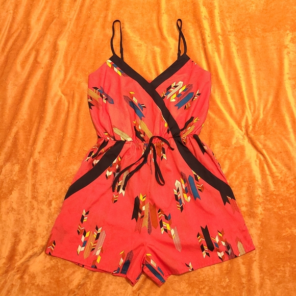 NWOT Fire Los Angeles pink and navy Romper - Picture 2 of 11